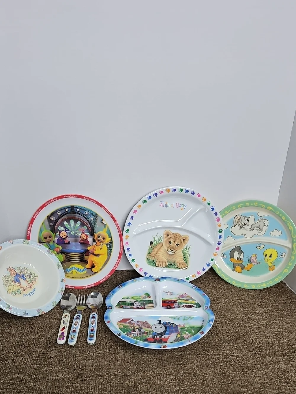 Vintage Kids Plates 8pc Lot Thomas Tank Looney Tunes Peter Rabbit Barney 90s